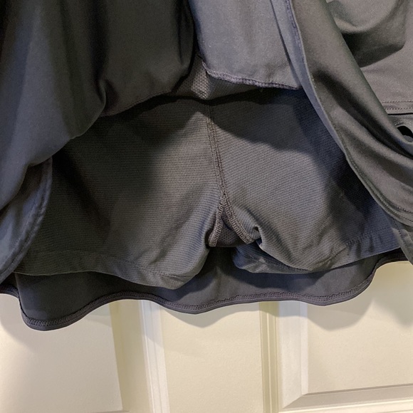 Athleta Charcoal Gray Tiered 14” Skort EUC - Picture 8 of 12